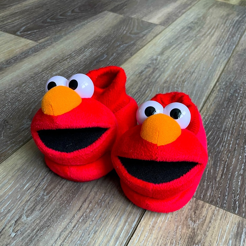 Elmo Children’s Slippers size 7/8T